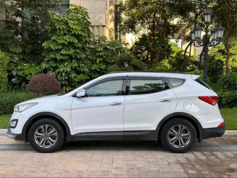 济南15年现代新胜达5