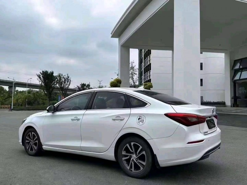 嘉兴18年长安汽车逸动7