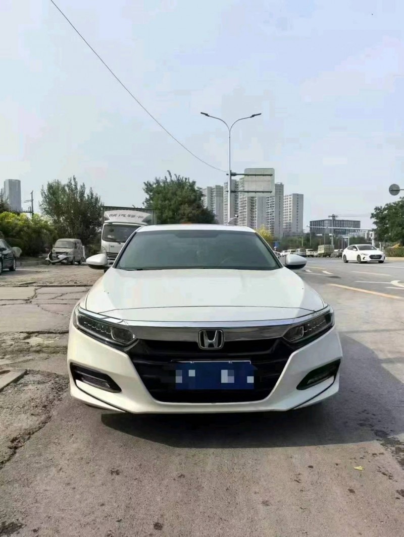 邢台19年本田雅阁1