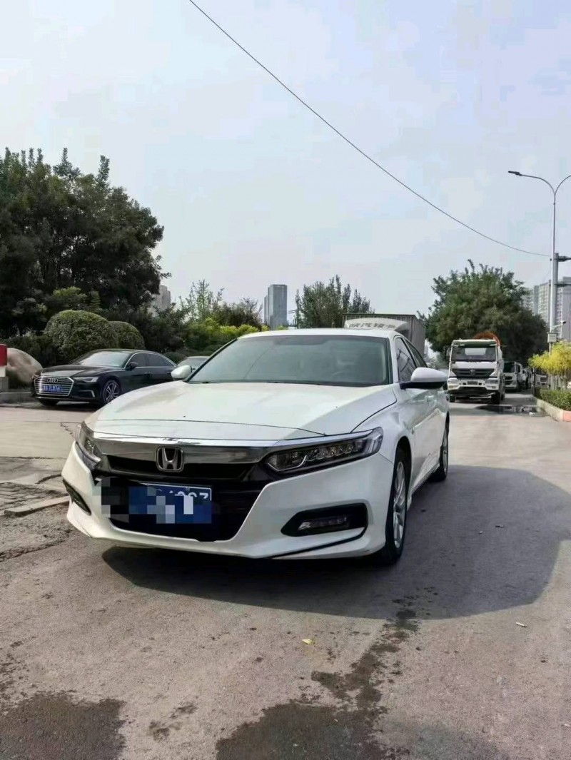 邢台19年本田雅阁8