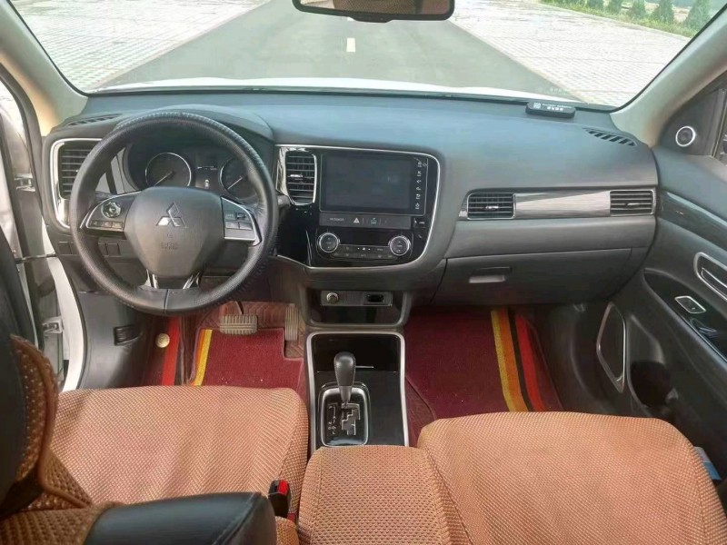 邯郸20年三菱欧蓝德3