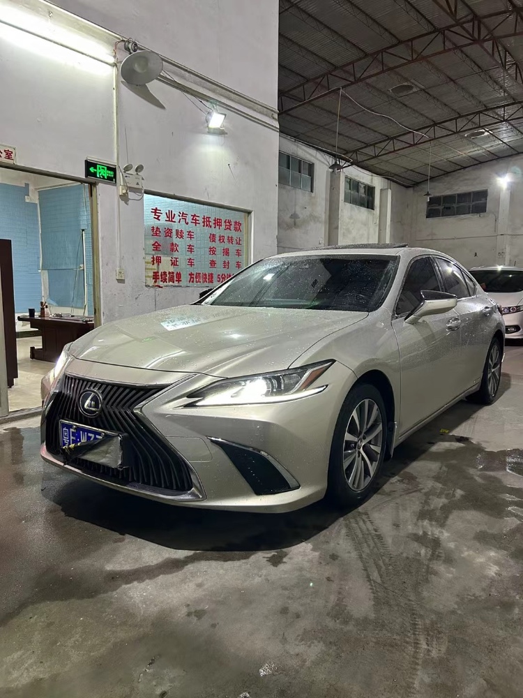 广州19年雷克萨斯ES3