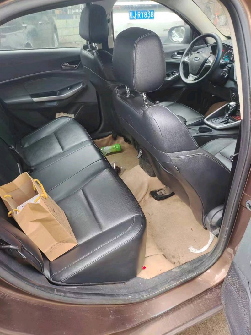 衡阳15年福特福睿斯3