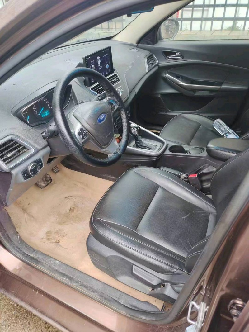 衡阳15年福特福睿斯5