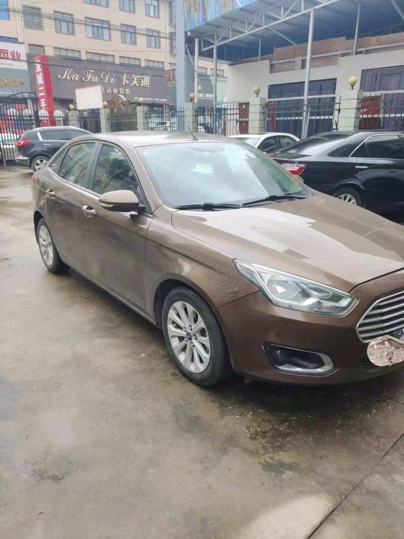 衡阳15年福特福睿斯7