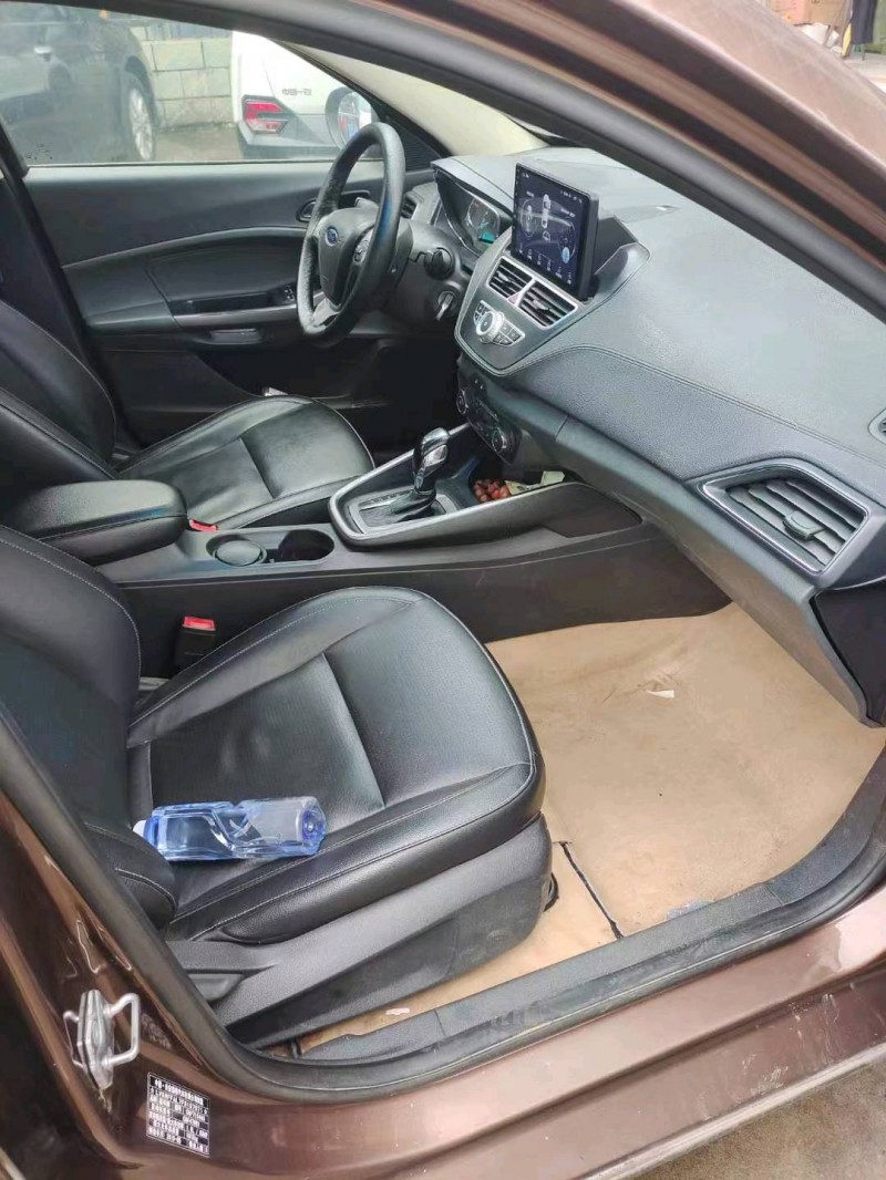 衡阳15年福特福睿斯8