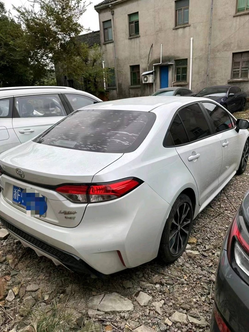 济南21年丰田雷凌3