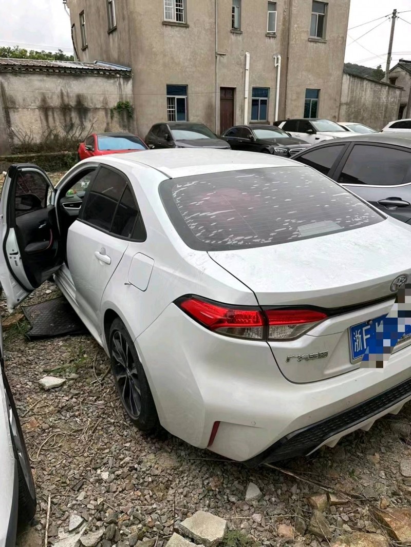 济南21年丰田雷凌4