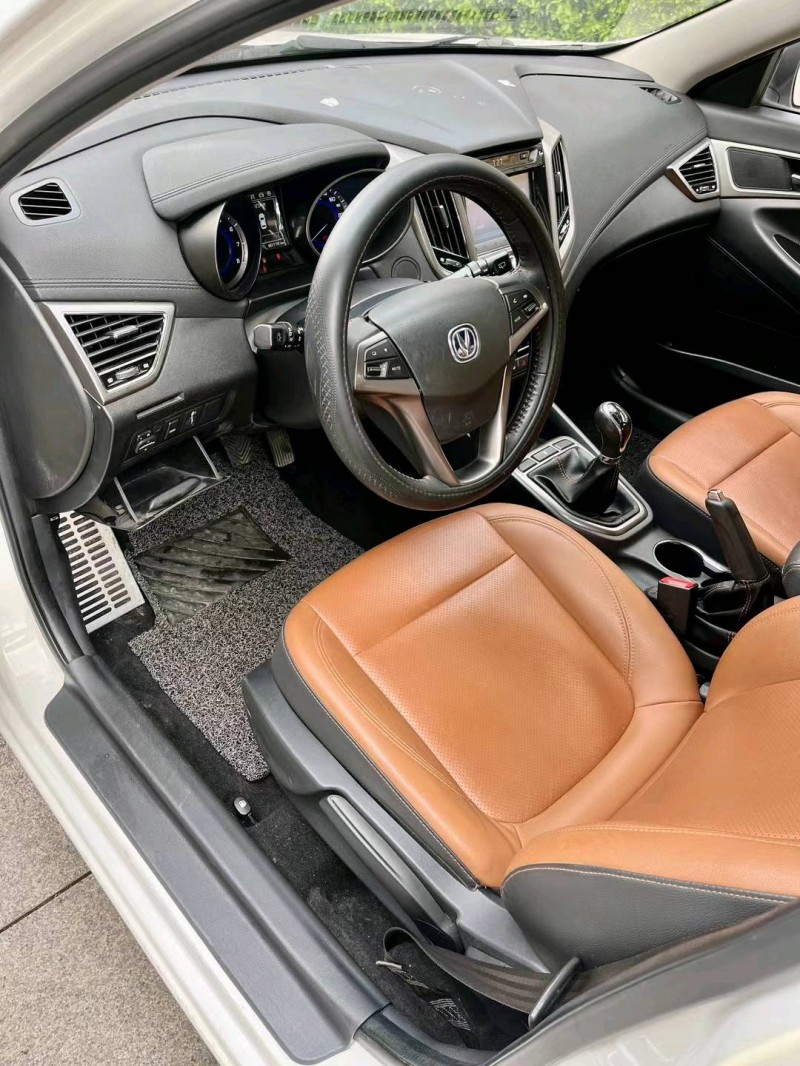 徐州19年长安汽车逸动5