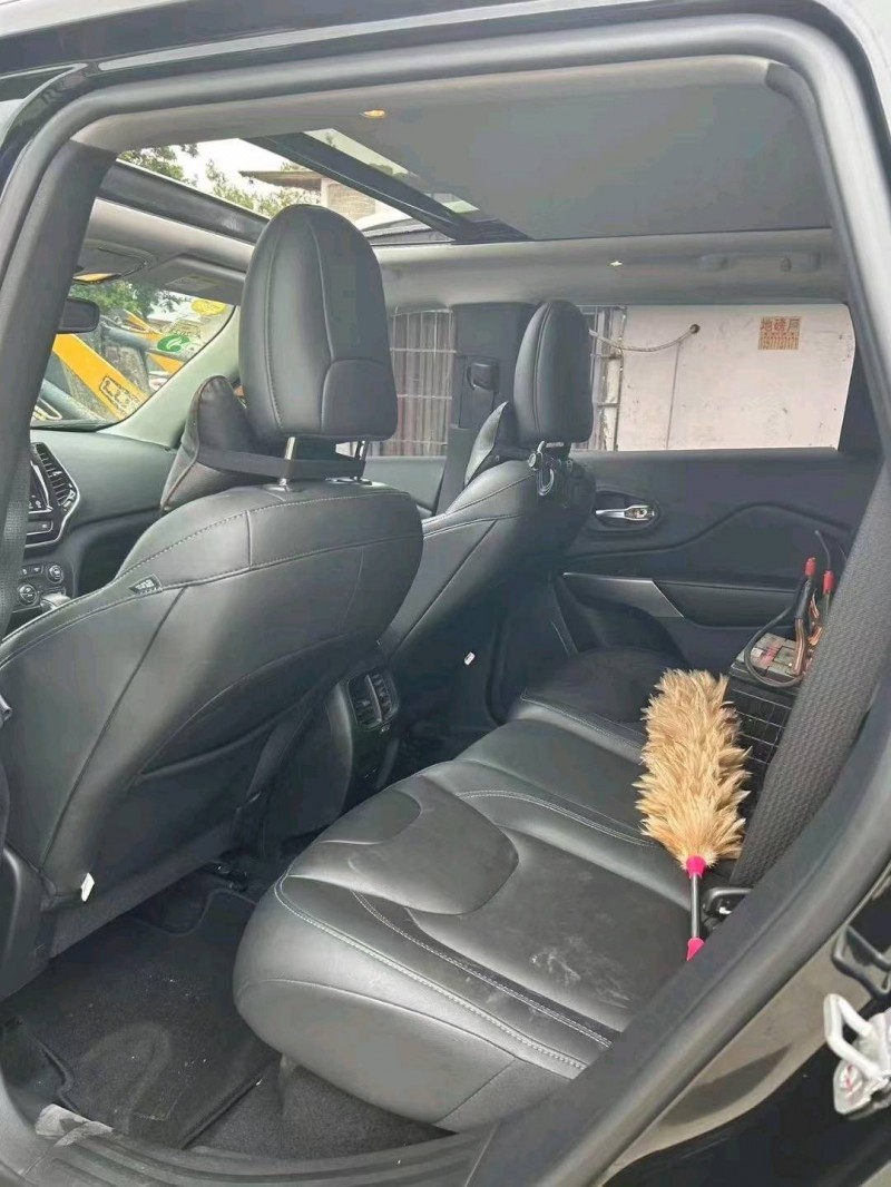 南寧19年Jeep自由光5