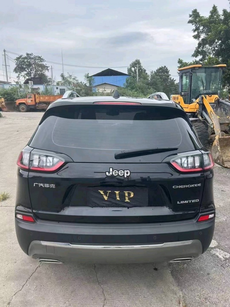 南寧19年Jeep自由光7