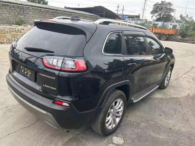 南寧19年Jeep自由光9