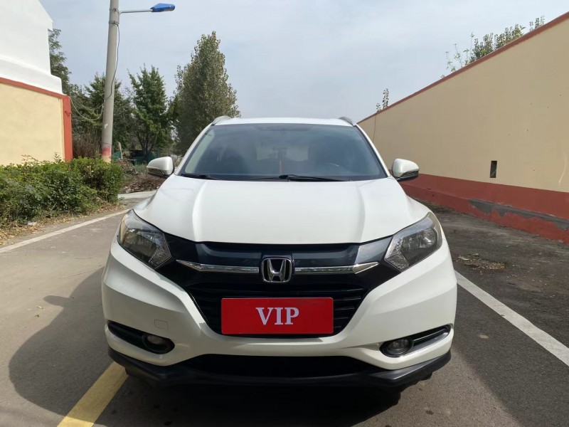 青岛16年本田缤智1