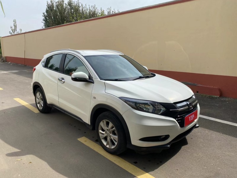 青岛16年本田缤智3