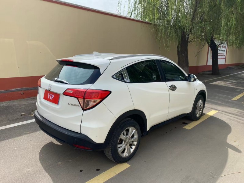 青岛16年本田缤智4