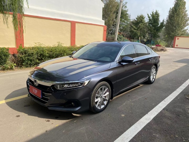 青岛22年本田雅阁2