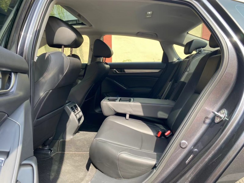 青岛22年本田雅阁6