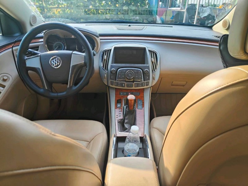 石家庄13年别克君越5