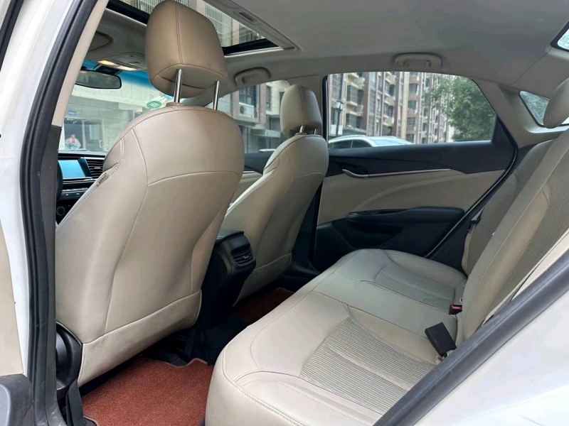 保定17年别克英朗4