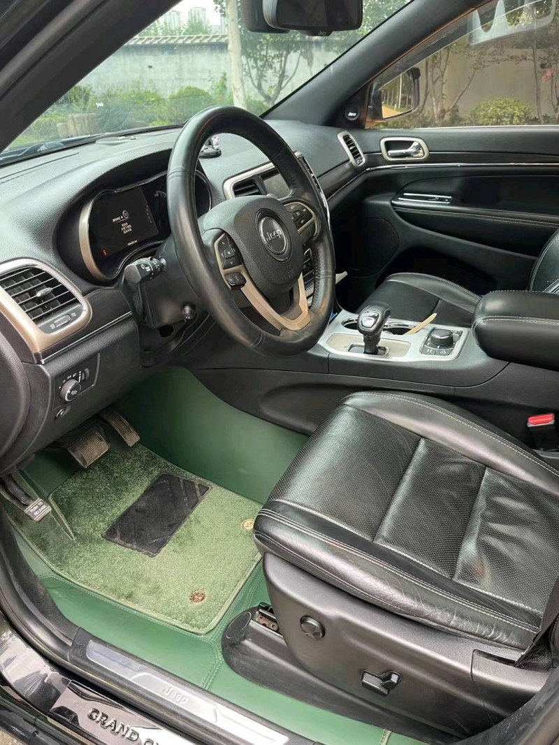 徐州14年Jeep大切诺基6