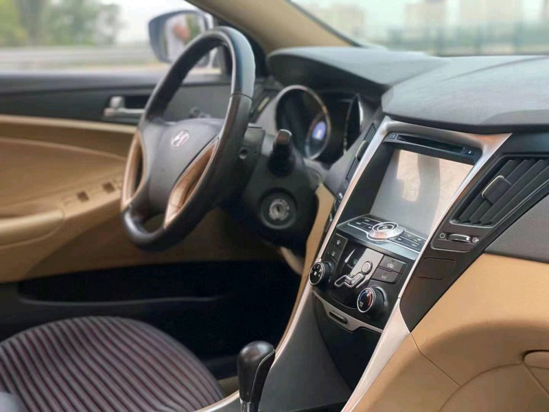 邯郸13年现代索纳塔八4