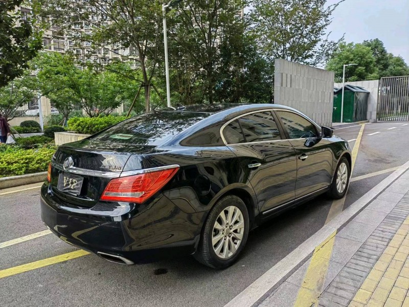 苏州14年别克君越8