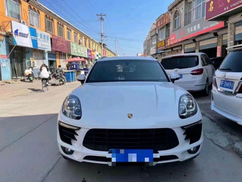 邢台15年保时捷Macan1