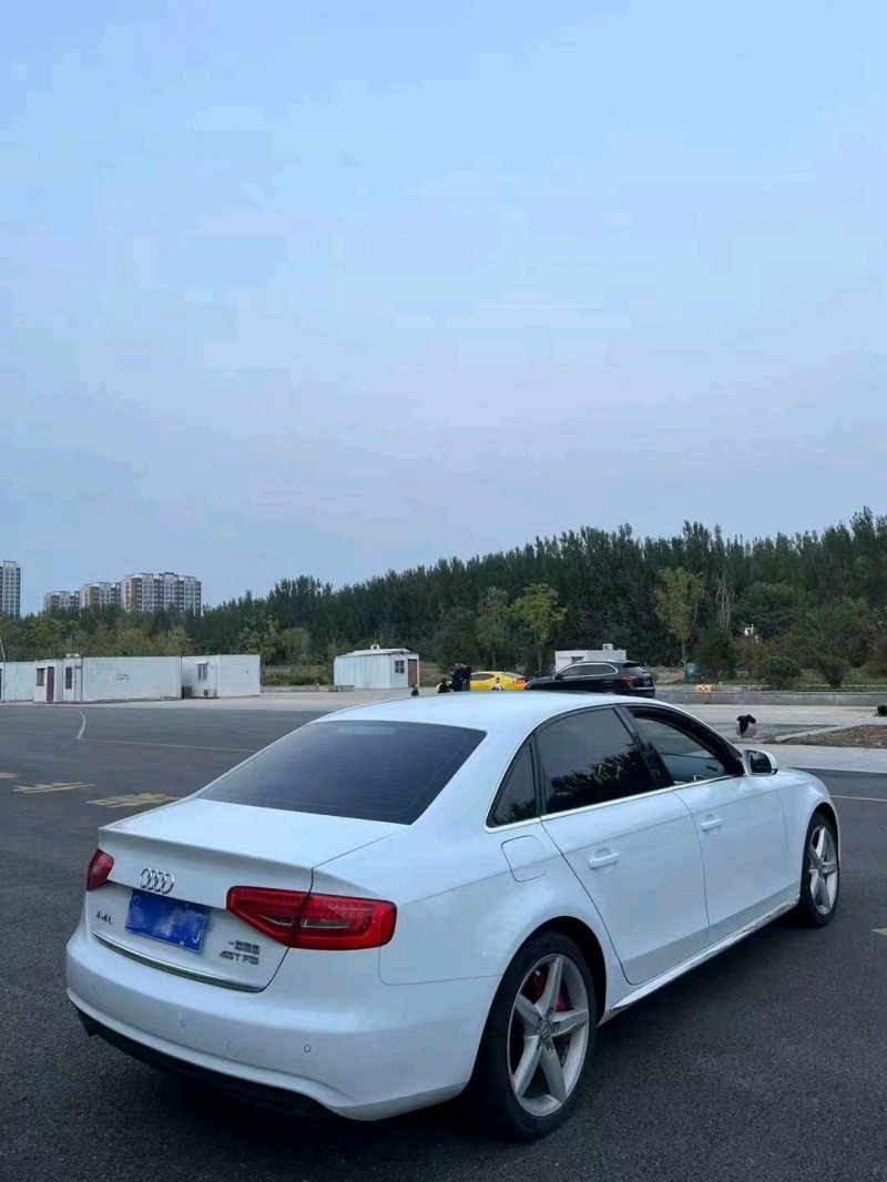 淄博15年奥迪A4L4