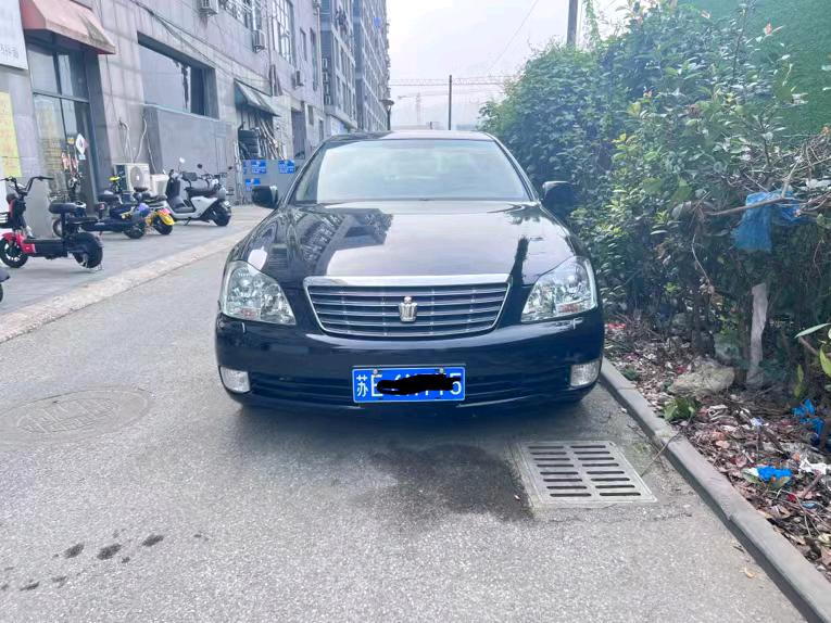 常州09年丰田皇冠1