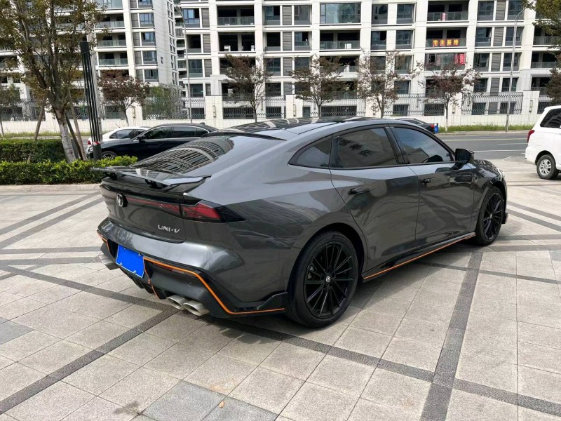 常州22年长安汽车UNI-V7