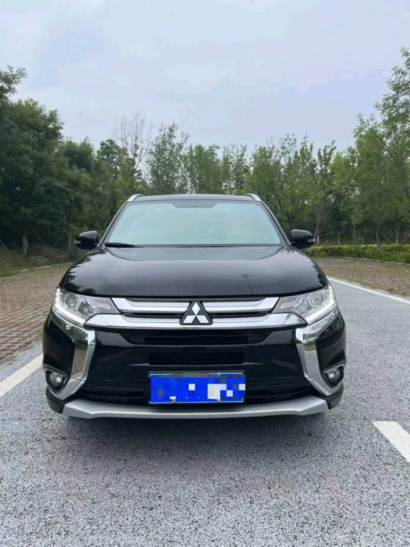 邯郸18年三菱欧蓝德1