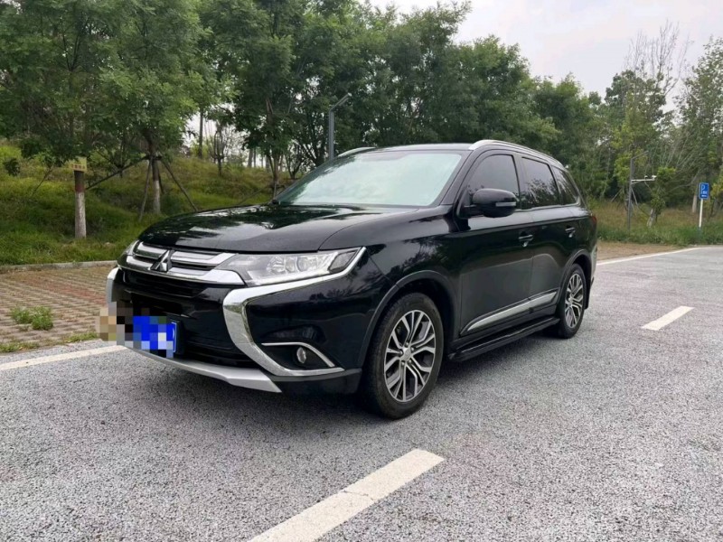 邯郸18年三菱欧蓝德2