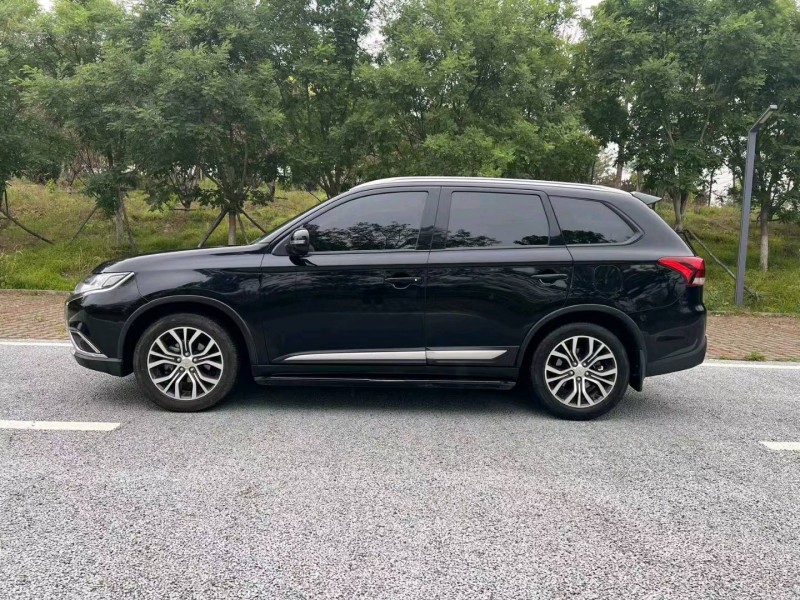 邯郸18年三菱欧蓝德3