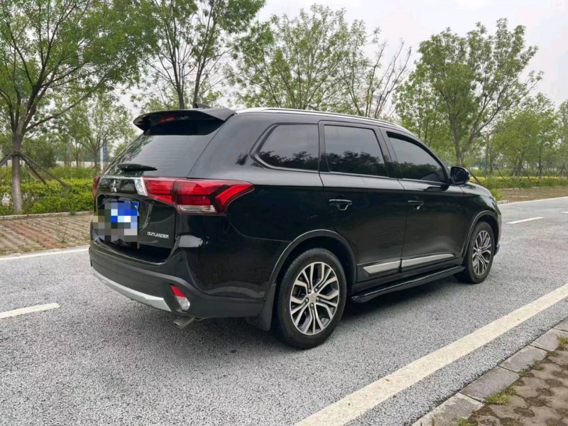 邯郸18年三菱欧蓝德6