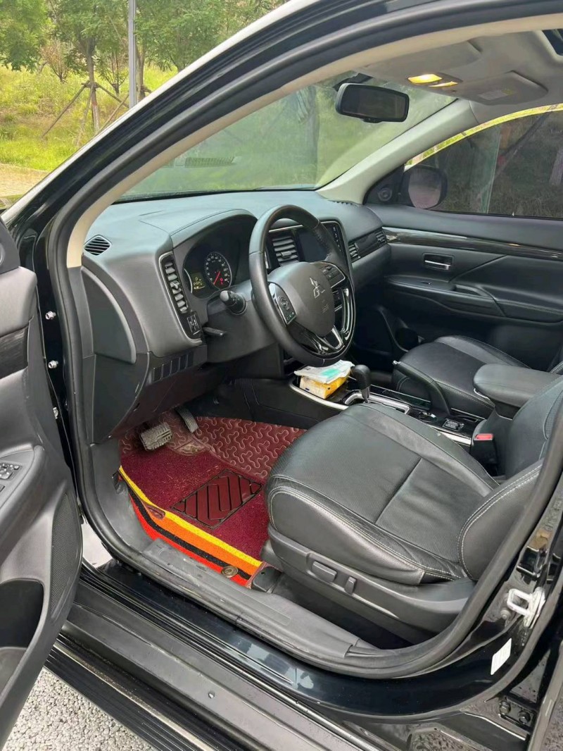 邯郸18年三菱欧蓝德7