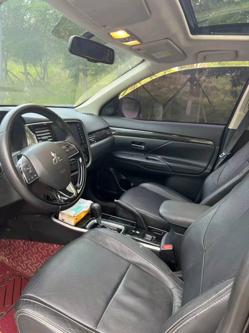 邯郸18年三菱欧蓝德9