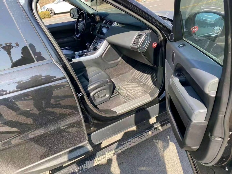 淄博14年路虎揽胜运动7