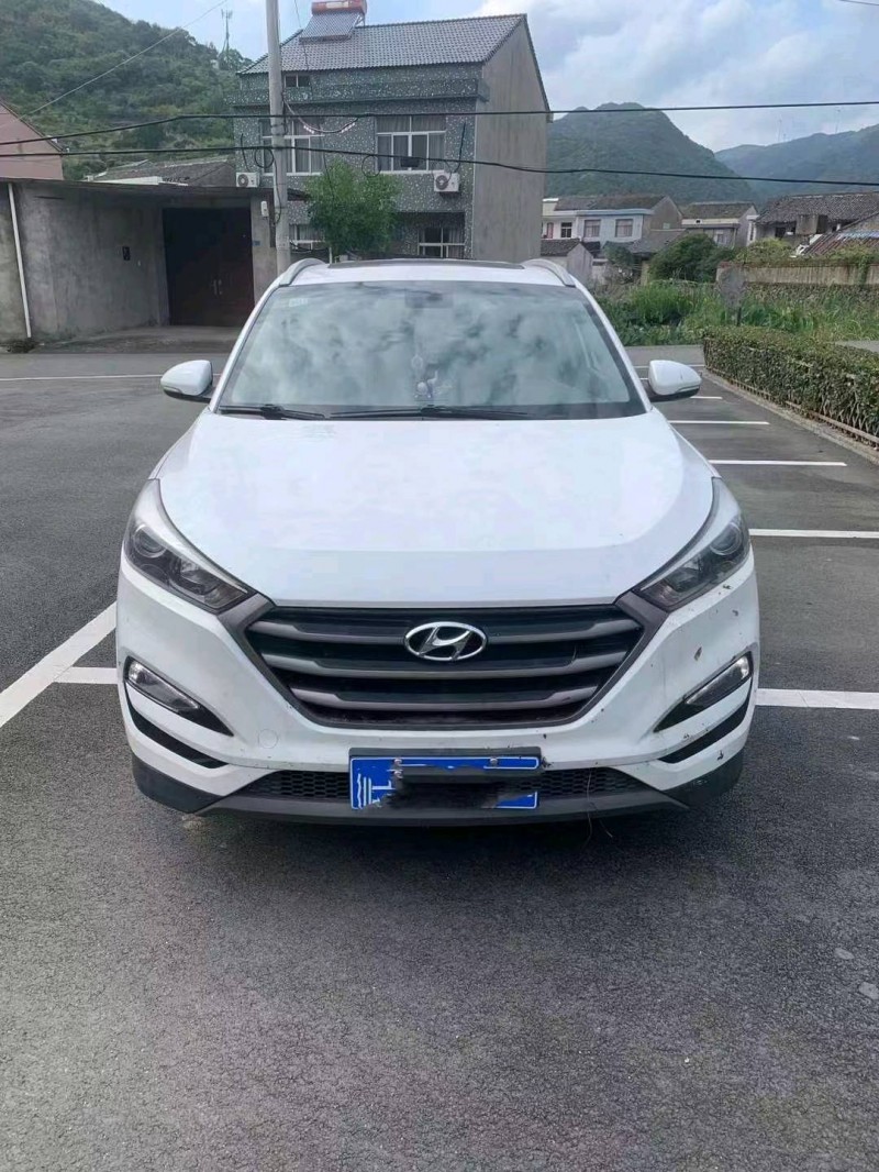 嘉兴17年现代途胜1