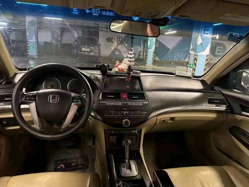 嘉兴10年本田雅阁4