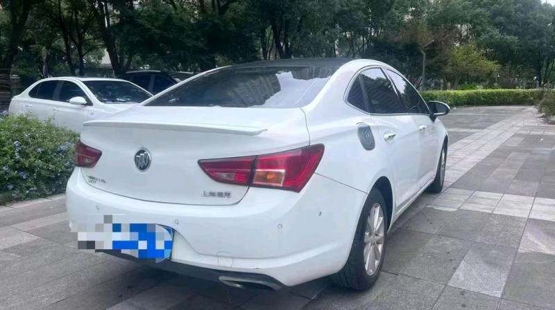 嘉兴16年别克威朗7