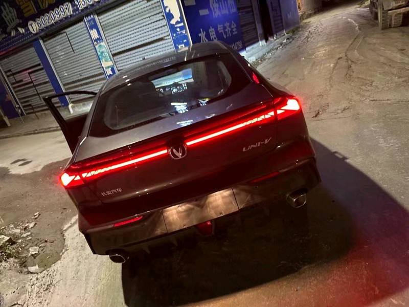 宜昌23年長安汽車UNI-V2
