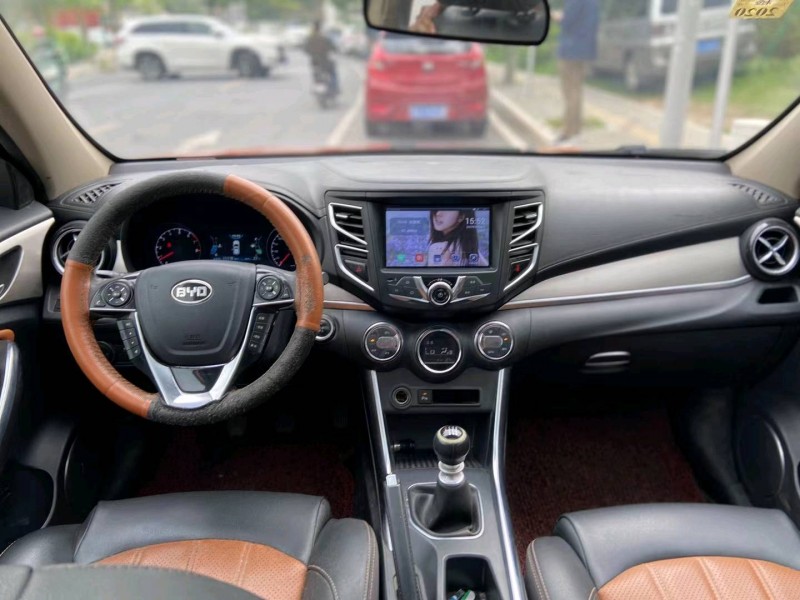 广州16年比亚迪宋8