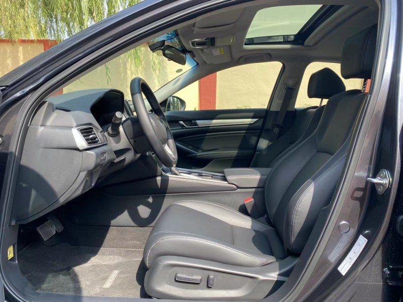 青岛22年本田雅阁7