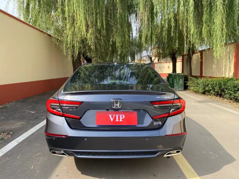 青岛22年本田雅阁9