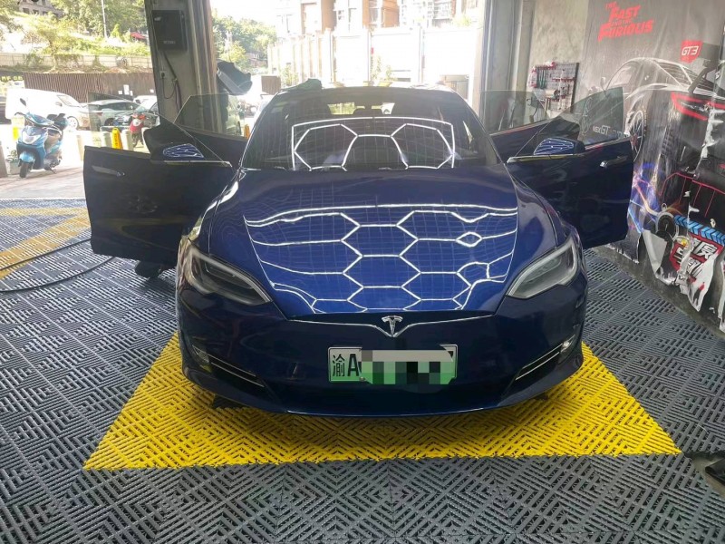 重庆18年特斯拉MODEL S1