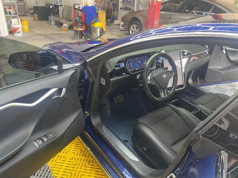 重庆18年特斯拉MODEL S2