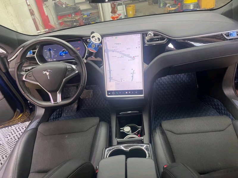 重庆18年特斯拉MODEL S3