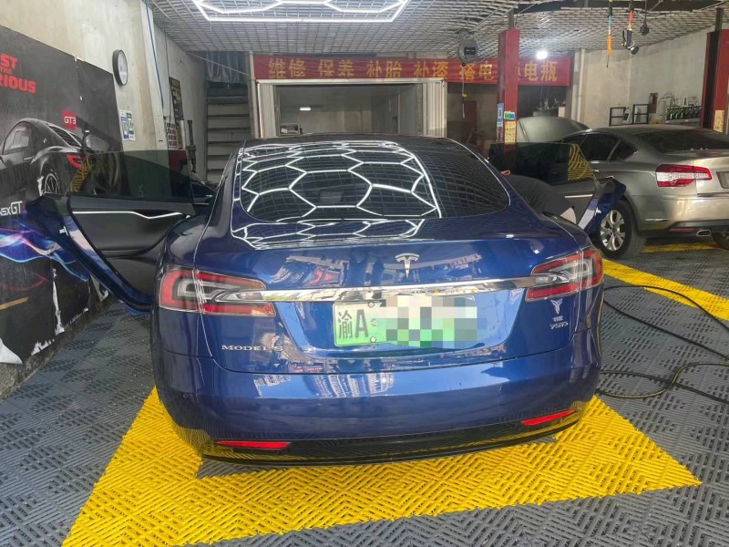 重庆18年特斯拉MODEL S4