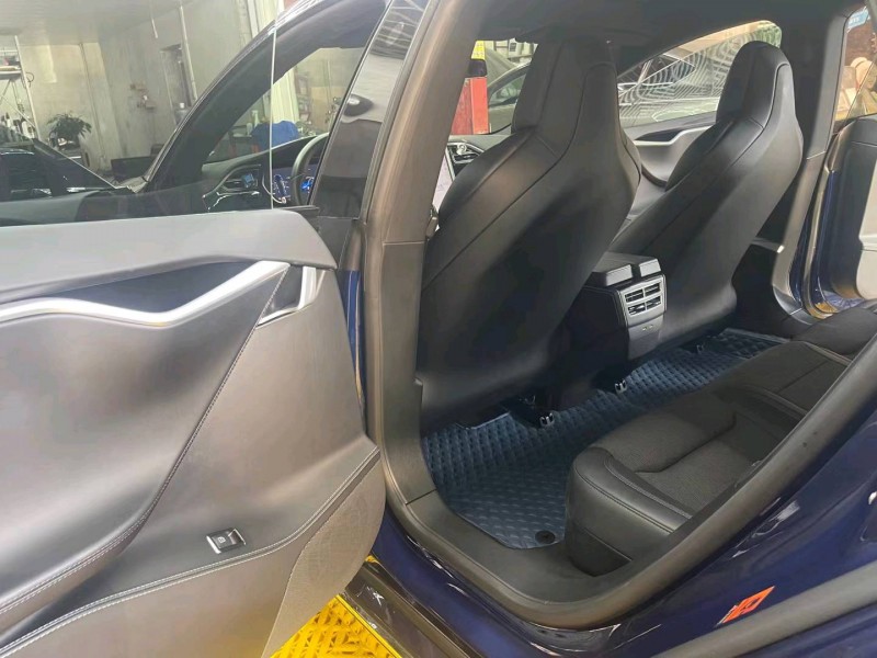 重庆18年特斯拉MODEL S5
