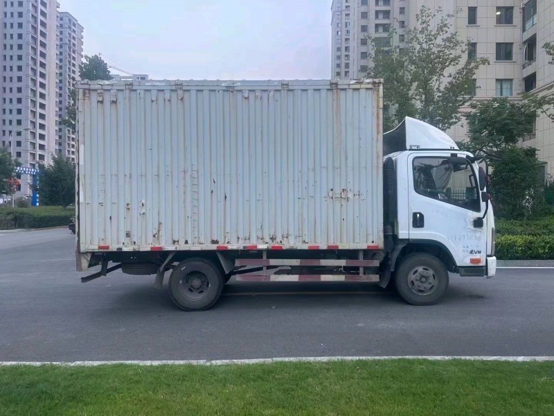 枣庄17年解放箱货J67